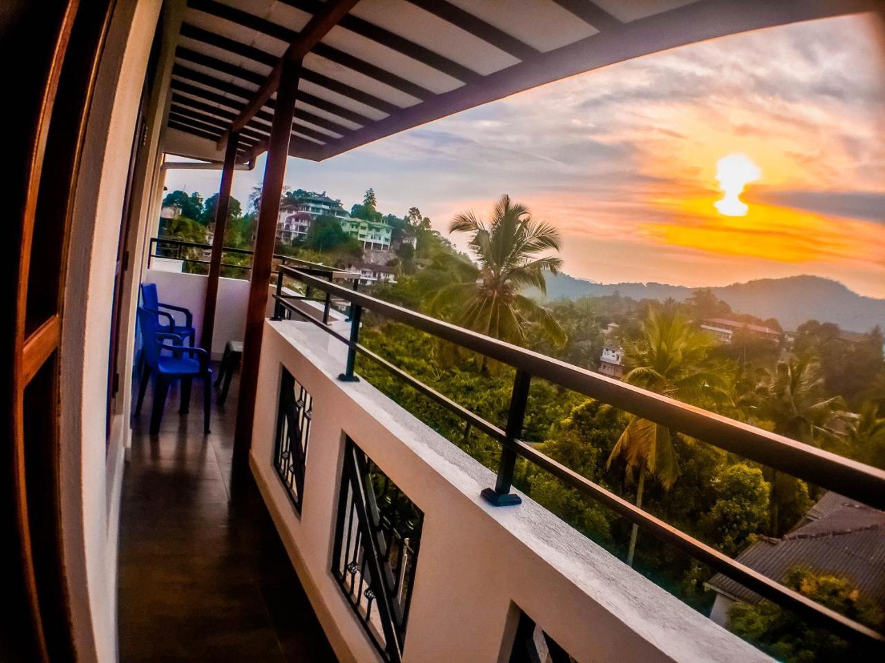 Saru Holiday Apartment - Up To 6 Guests Kandy Eksteriør billede